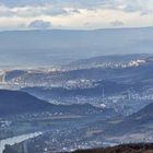 Blick von der  böhmischen Bukova hora mit dem Sendeturm der rechtselbisch...