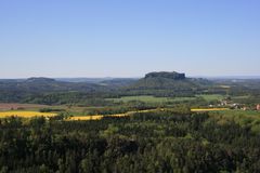 Blick von der Brandaussicht in der Sächsischen Schweiz auf die Tafelberge