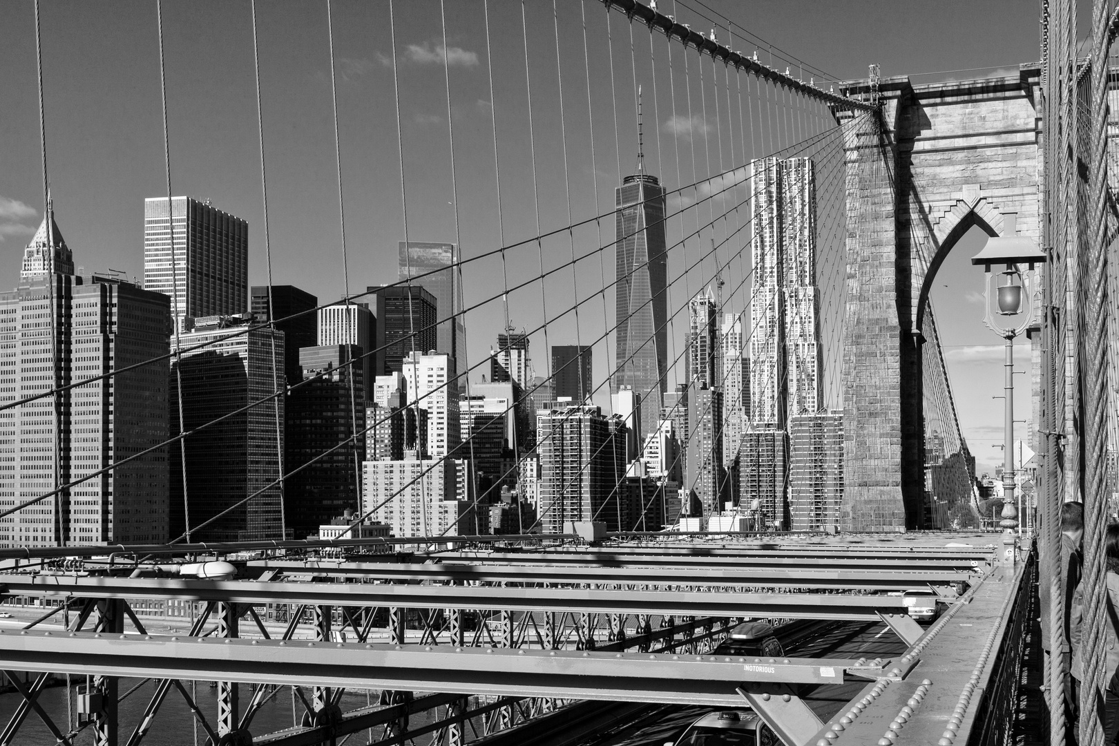 Blick von der Brooklyn Bridge auf die Skyline von New York