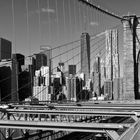 Blick von der Brooklyn Bridge auf die Skyline von New York