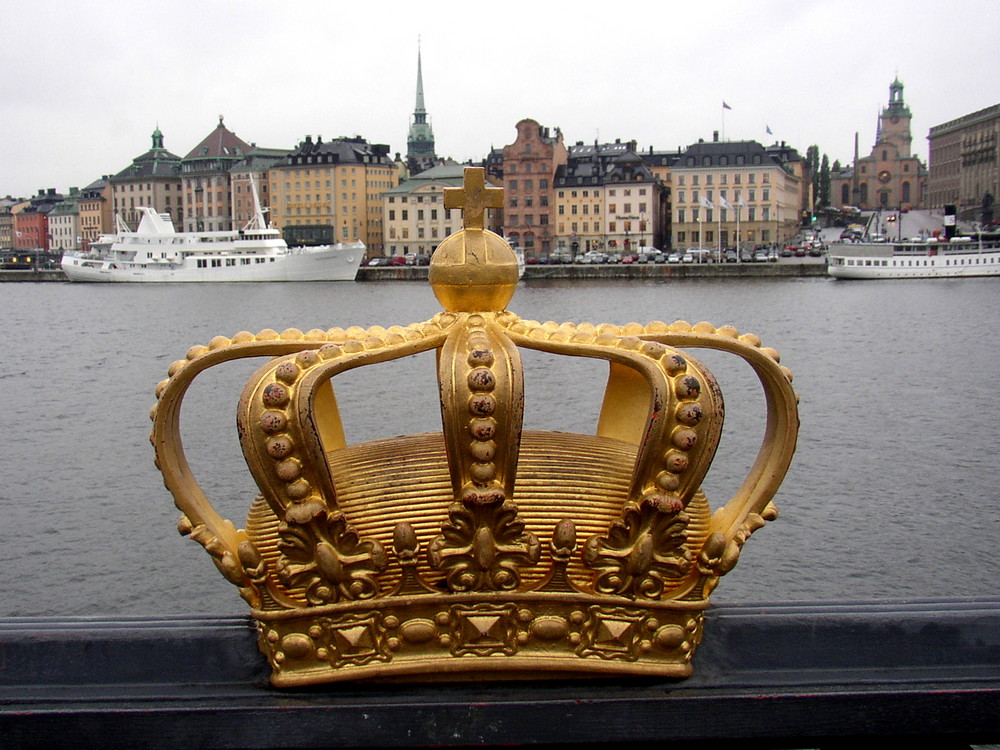 Blick von der Brücke nach Skeppsholmen auf Gamla Stan