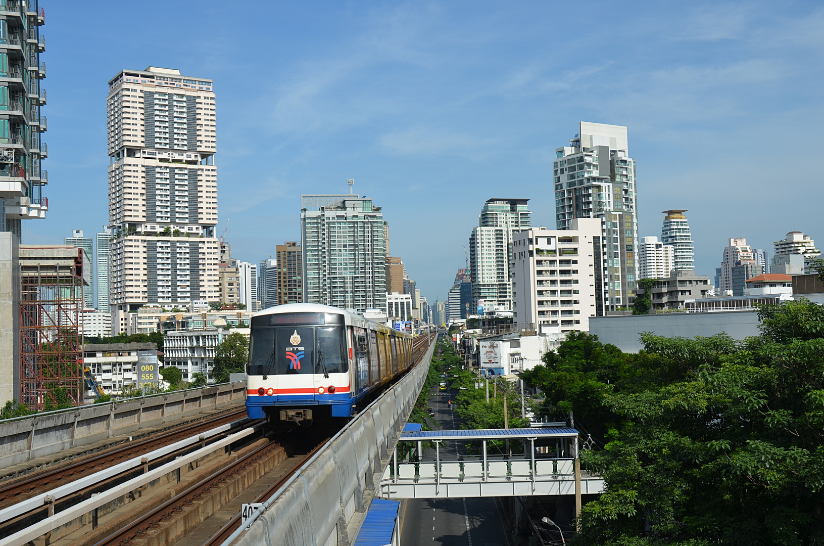 Blick von der BTS Station Thong Lo Richtung Asoke