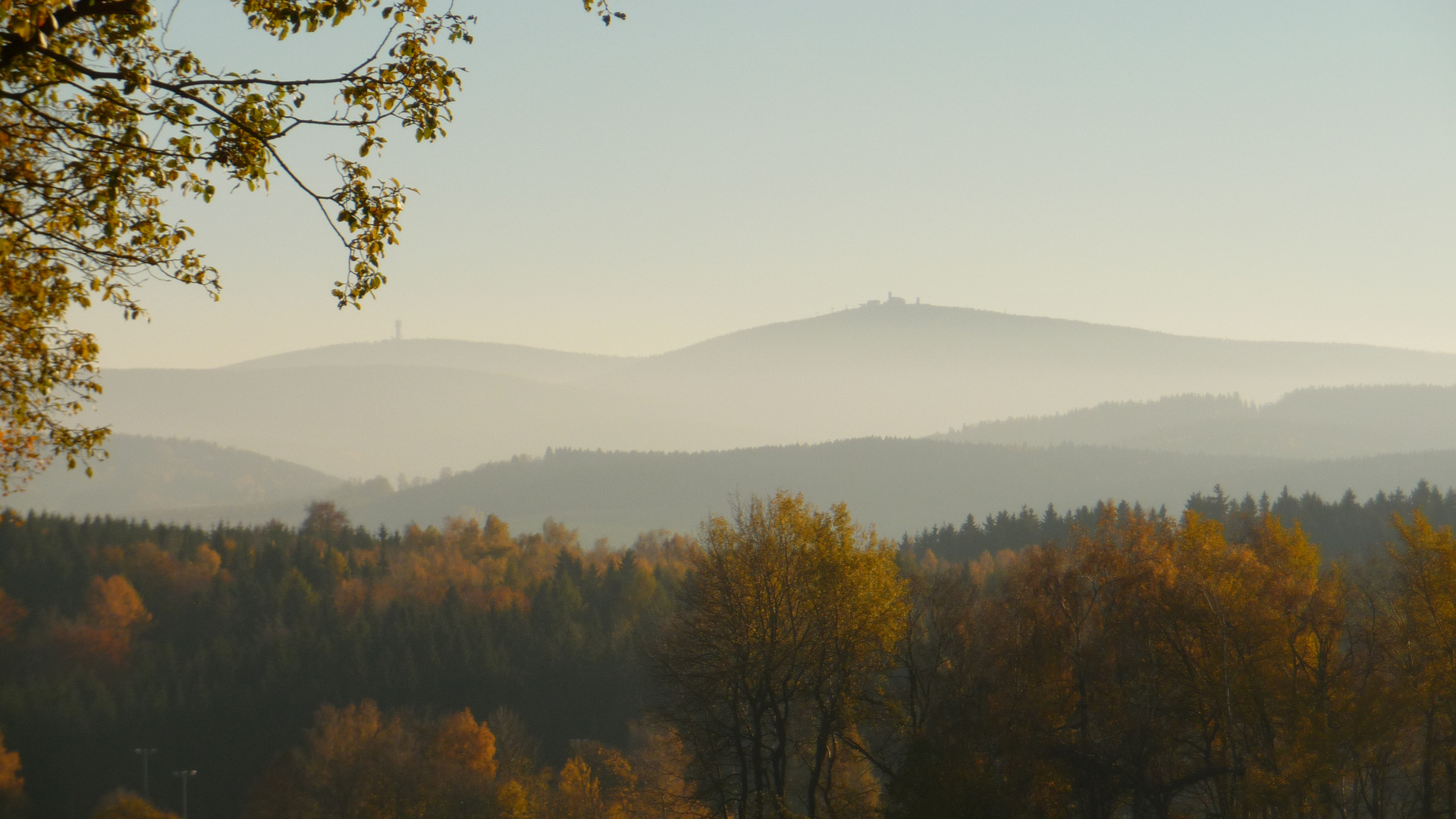 Blick von der Buchholzer Höhe zum Fichtelberg