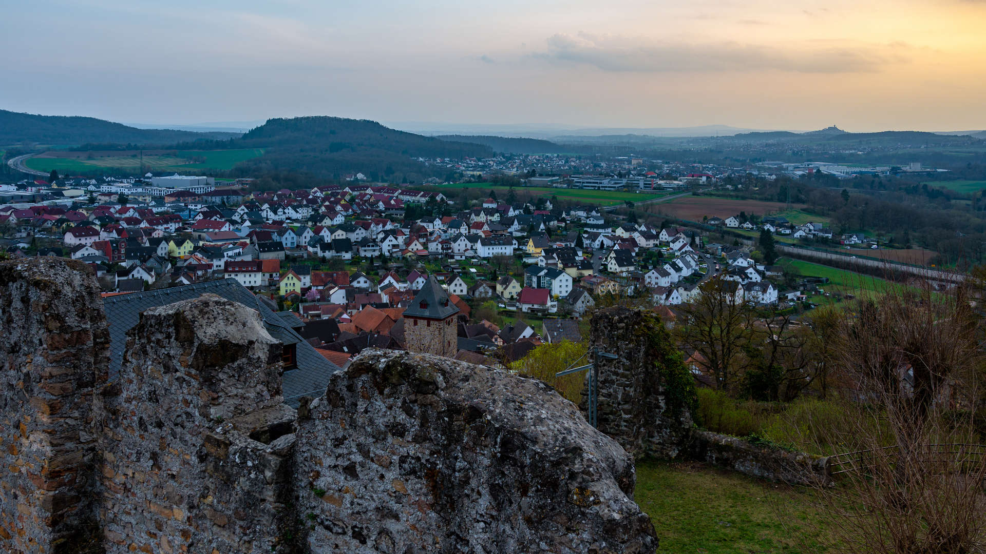 Blick von der Burg Staufenberg, über Staufenberg