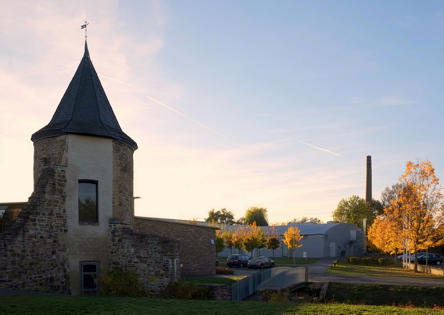 Blick von der Burg zur Ausstellungshalle