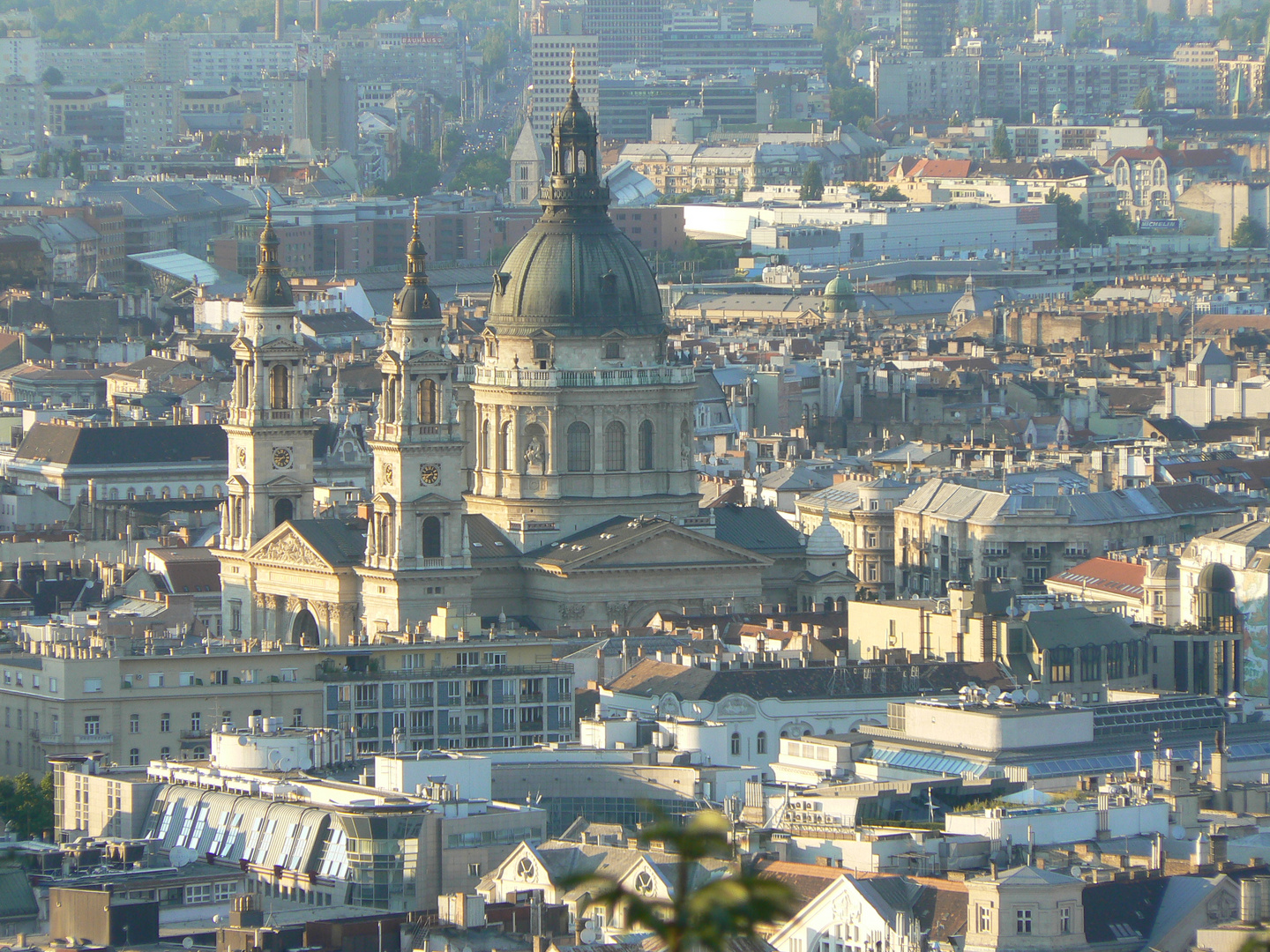 Blick von der Citadella in Buda auf die Basilika in Pest