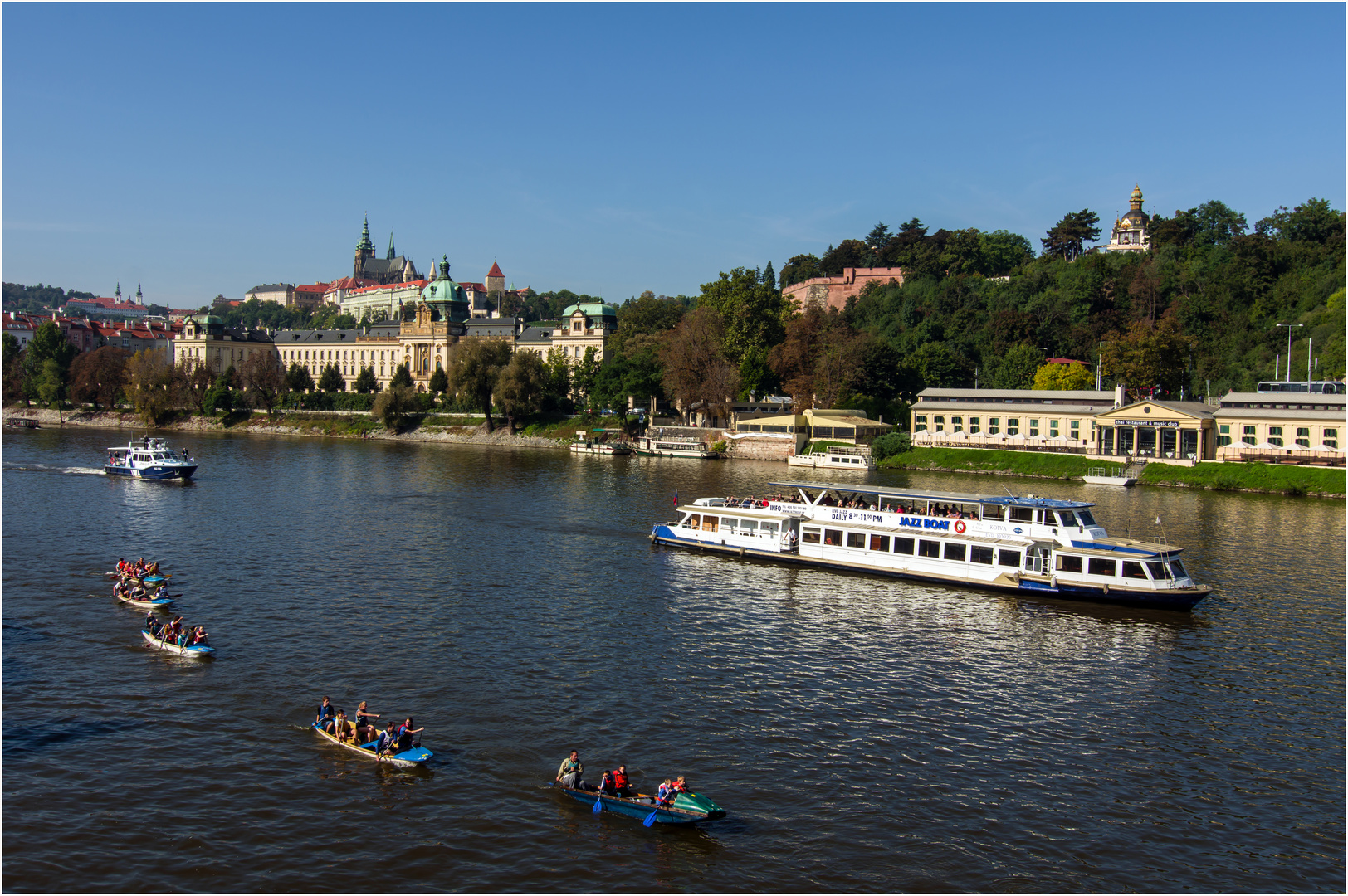 Blick von der Czech Bridge ...