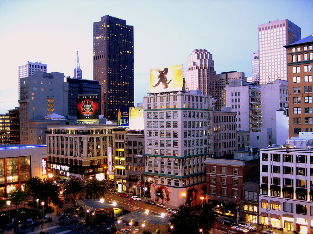 Blick von der Dachterrasse des MACYs - San Francisco