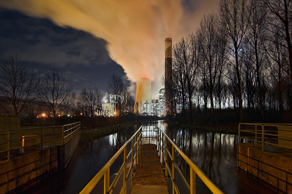 Blick von der Erftbrücke aufs KW Frimmersdorf