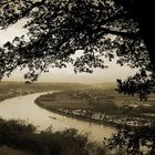 Blick von der Erpeler Ley auf den Rhein bei Remagen