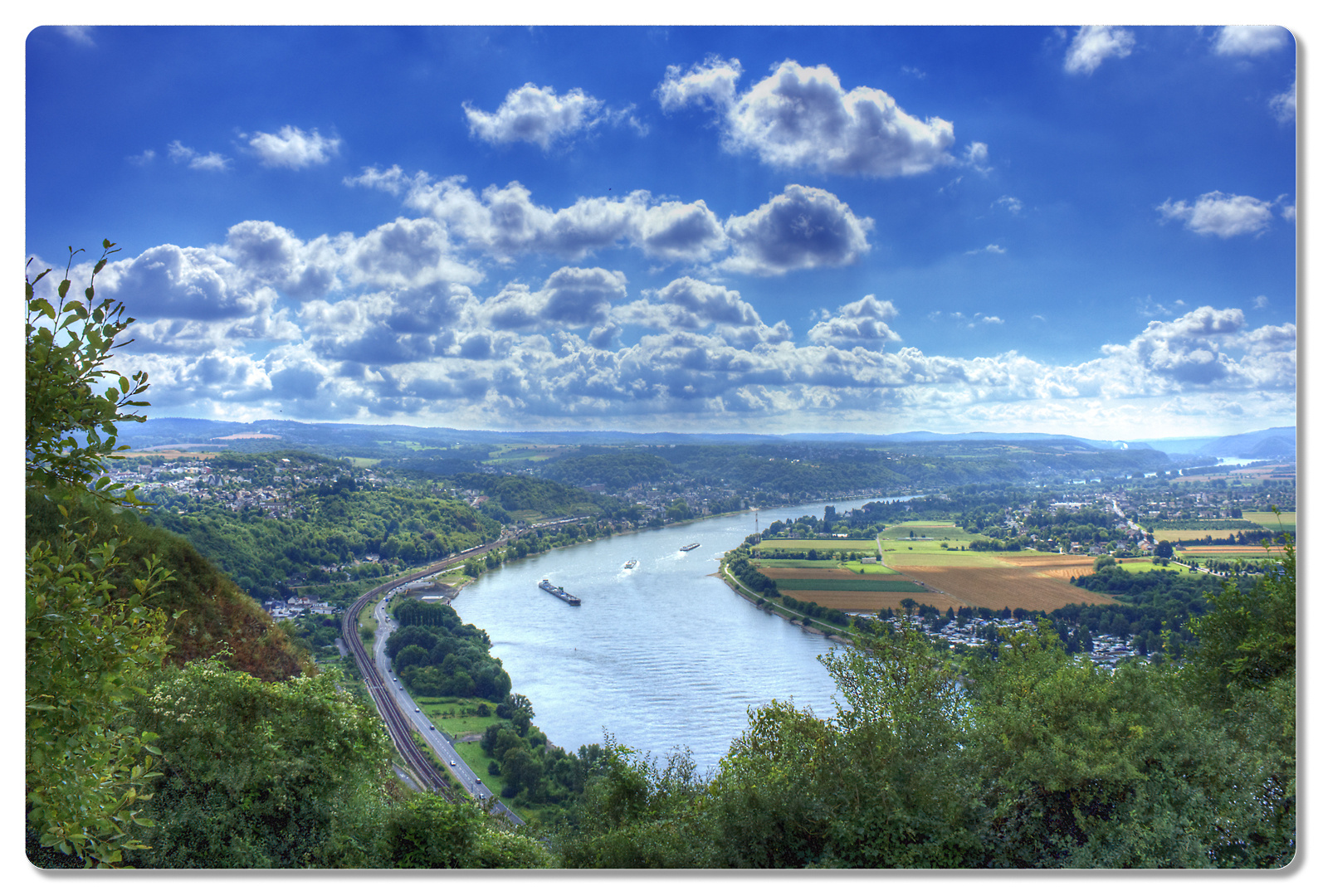 Blick von der Erpeler Ley in Richtung Linz (am Rhein)