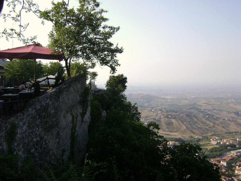 Blick von der Festung auf San Marino