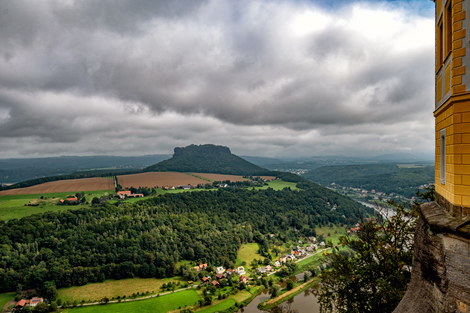Blick von der Festung Königstein Richtung Lilienstein. 