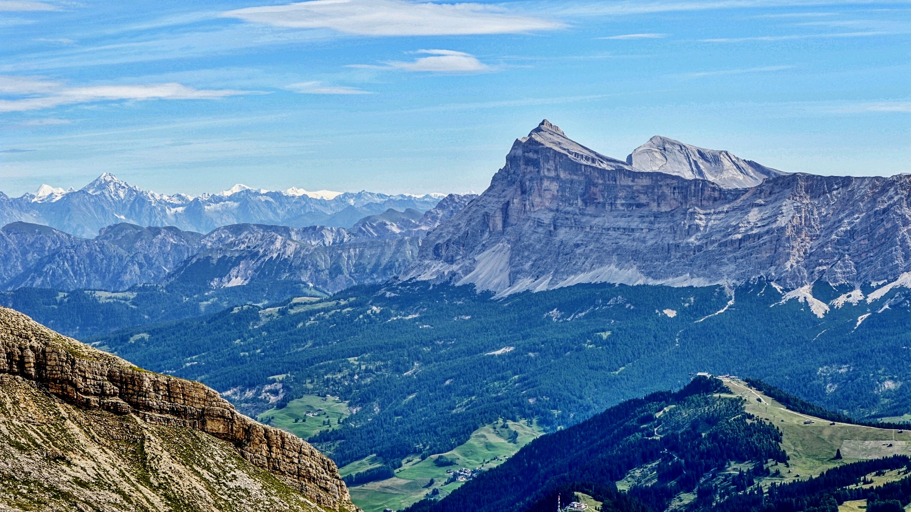 Blick von der Franz Kostner Hütte in der Sellagruppe