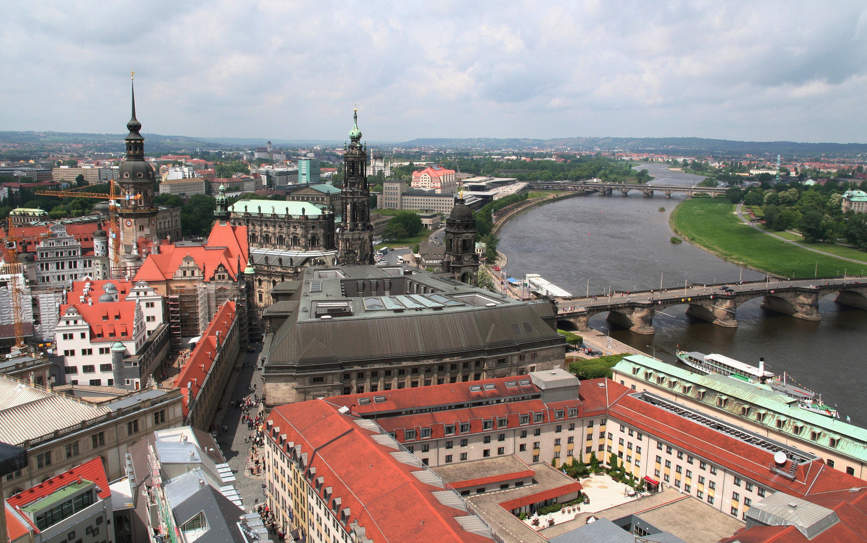 Blick von der Frauenkirche ...