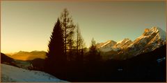 Blick von der Friedensglocke bei Mösern ins Inntal