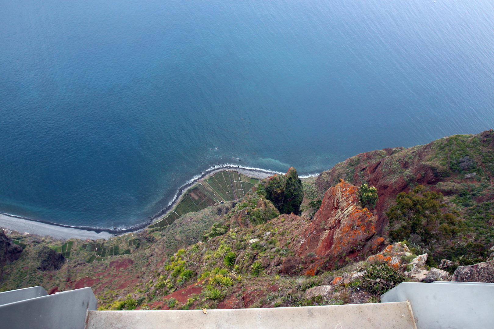 Blick von der Glasplatform am Cabo Girão