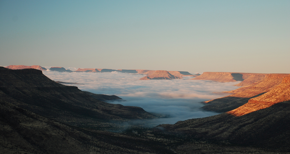 Blick von der Grootberg Lodge am frühen Morgen...