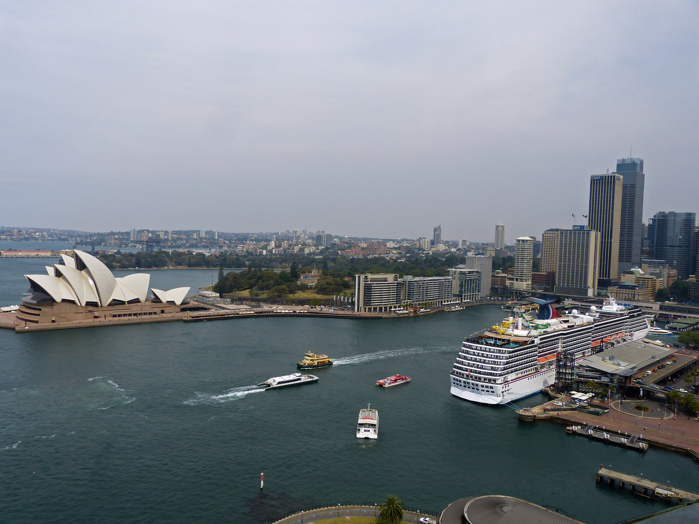 Blick von der Harbour Bridge aus Sidney