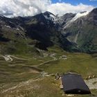 Blick von der Hochalpenstrasse auf Haus der Naturschau - nahe der Edelweißspitze