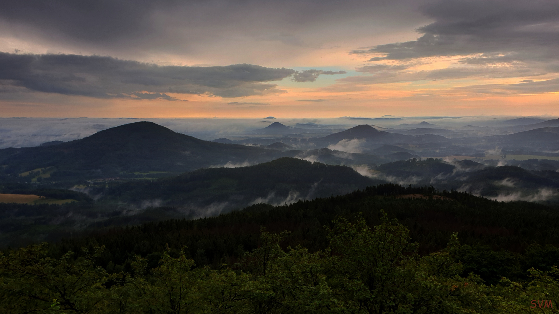 Blick von der Hochwaldbaude im Zittauer Gebirge in Richtung Westen