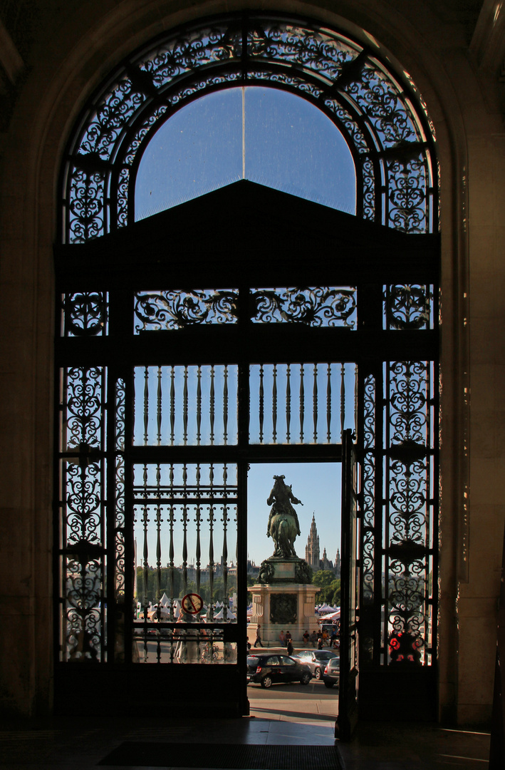 Blick von der Hofburg auf den Heldenplatz