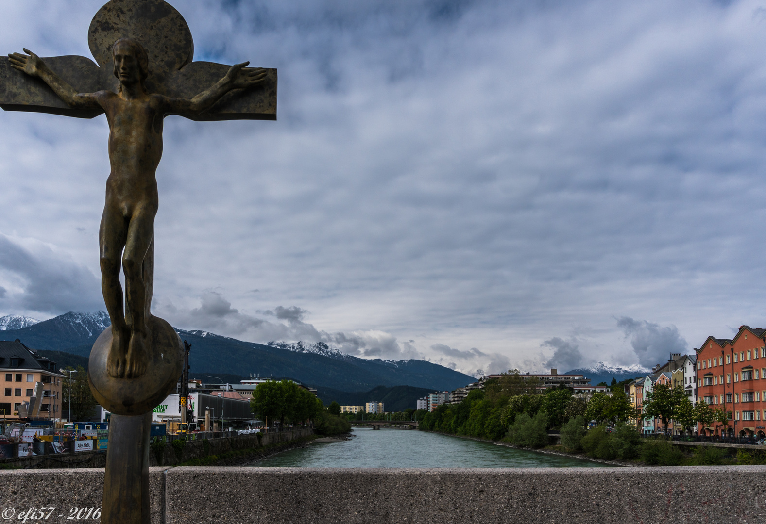 Blick von der Innbrücke - Innsbruck-2016_05_002