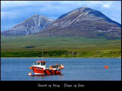 Blick von der Insel Islay auf die Paps of Jura (Schottland)