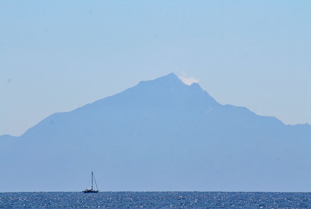 Blick von der Insel Thassos zum Berg Athos.