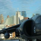 Blick von der Intrepid auf Manhattan