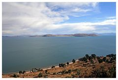 Blick von der Llachon Halbinsel auf den Titikakasee...