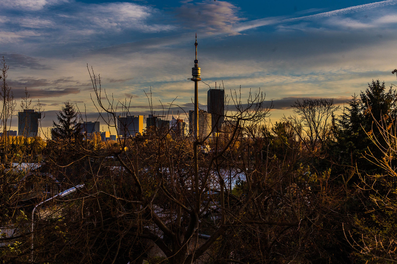 Blick von der Loggia auf die Skyline der Donaucity