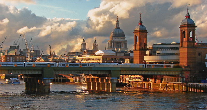 Blick von der London Brigde