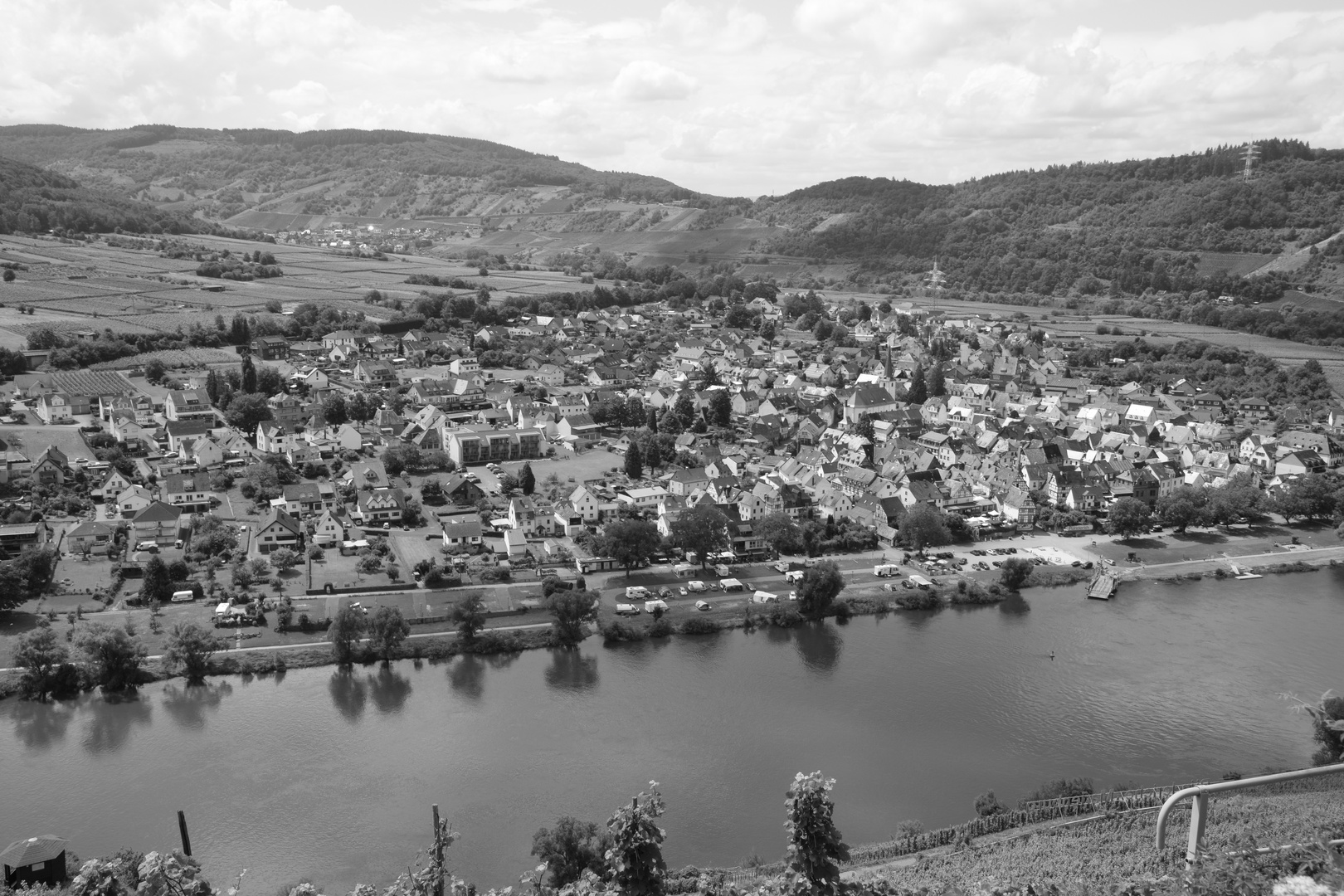 Blick von der Marienburg nach Pünderich