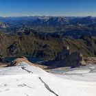 Blick von der Marmolada (Punta Rocca) auf den Fedaiasee