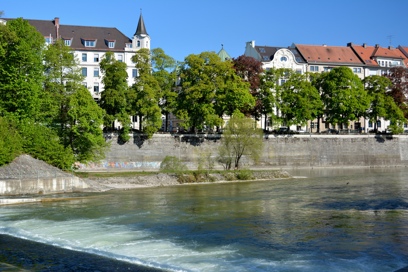 Blick von der Maximiliansbrücke auf den Auer Mühlbach