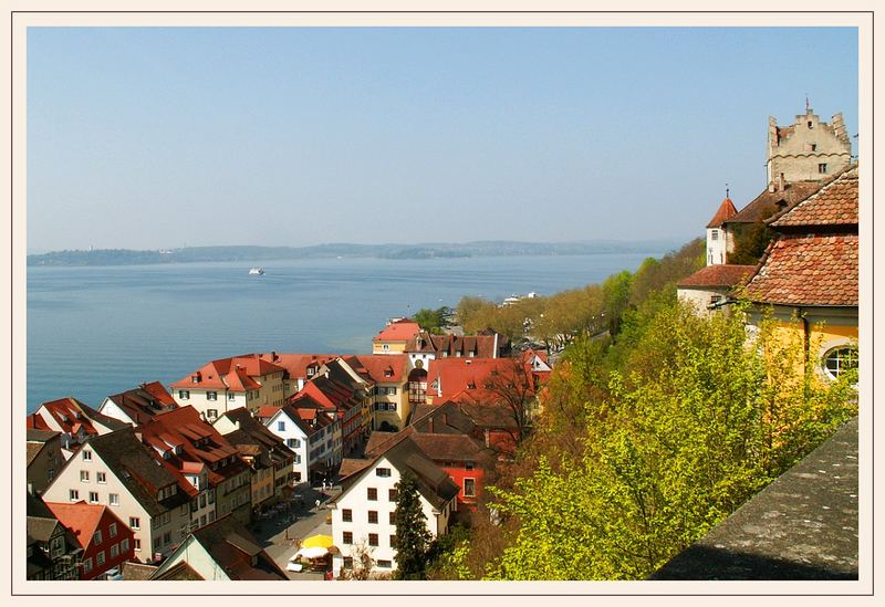 Blick von der Meersburg auf den Bodensee