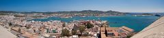 Blick von der oberen Festungsmauer über Ibiza Stadt