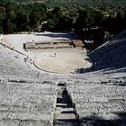 Blick von der obersten Reihe der cavea im Theater von Epidauros