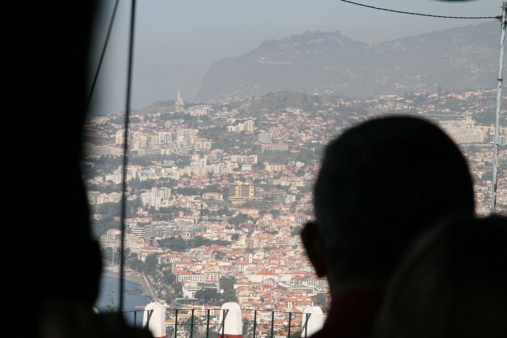 Blick von der Old Road auf Funchal