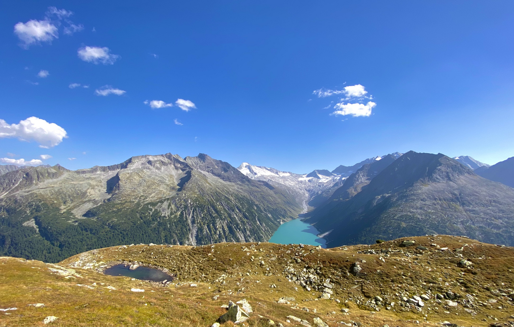 Blick von der Olpererhütte auf den Schlegeis Stausee 