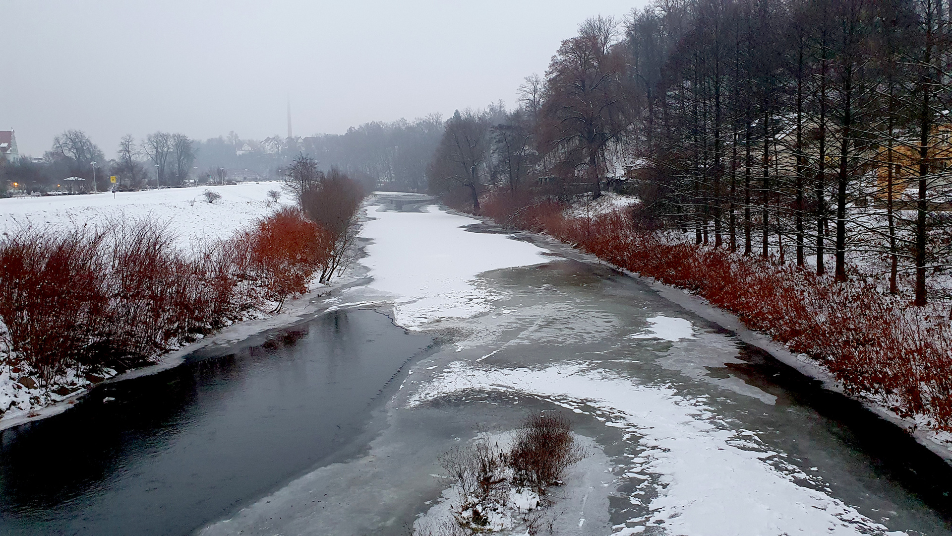 Blick von der Paradiesbrücke...