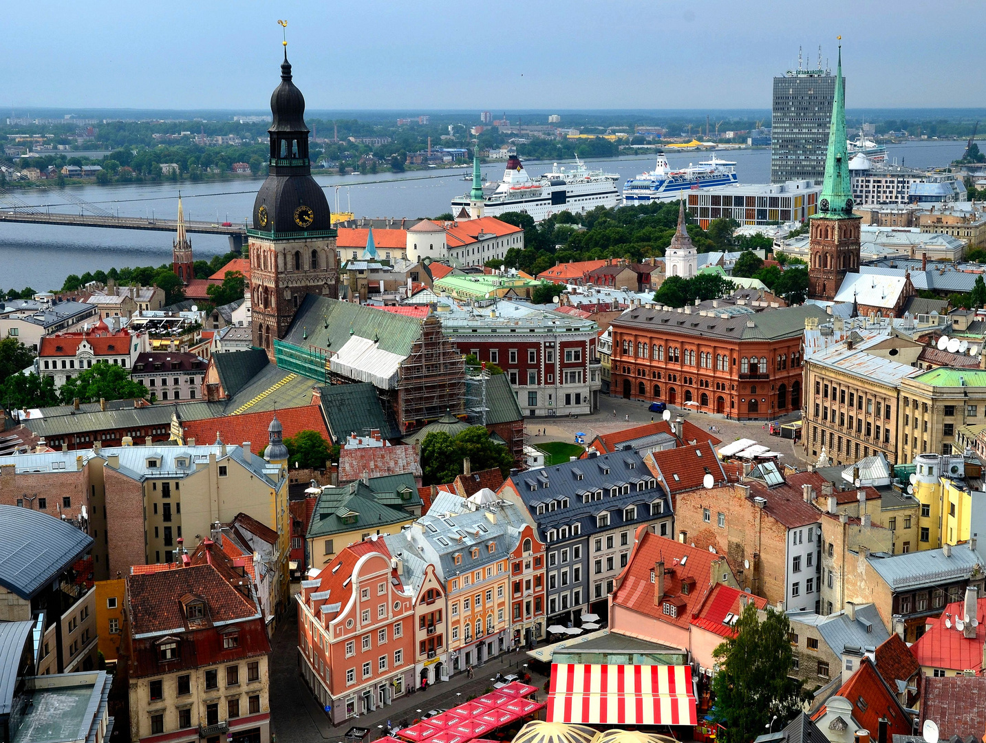 Blick von der Petrikirche auf die Altstadt von Riga