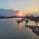 Blick von der Philharmonie auf die Hafen-City in Hamburg