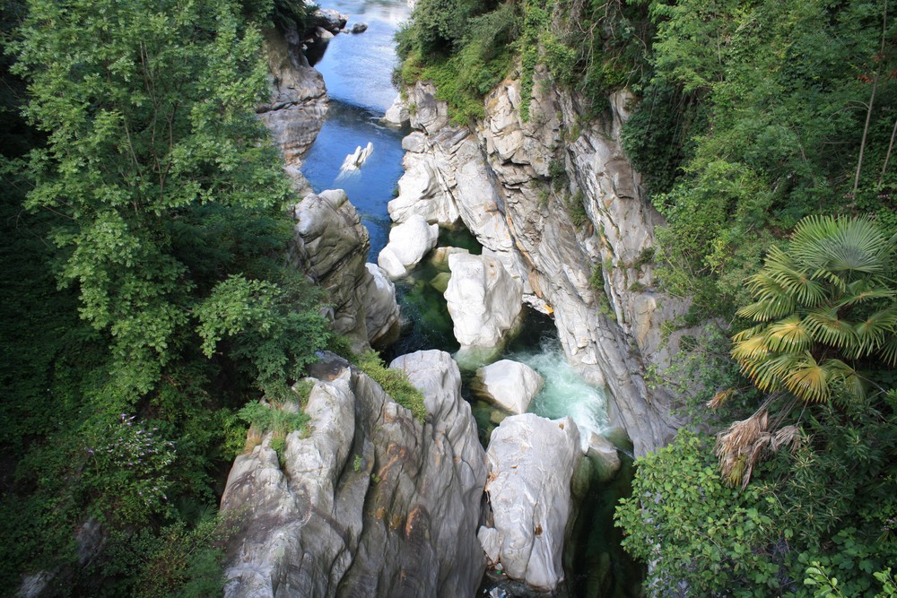 Blick von der Ponte Brolla in die Maggia