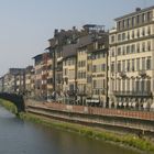 Blick von der Ponte Vecchio in Florenz