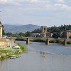 Blick von der Ponte Vecchio in Florenz