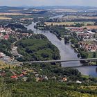 Blick von der Radebyle auf Labe (Elbe) und Litomerice (Leitmeritz) und damit ein ...