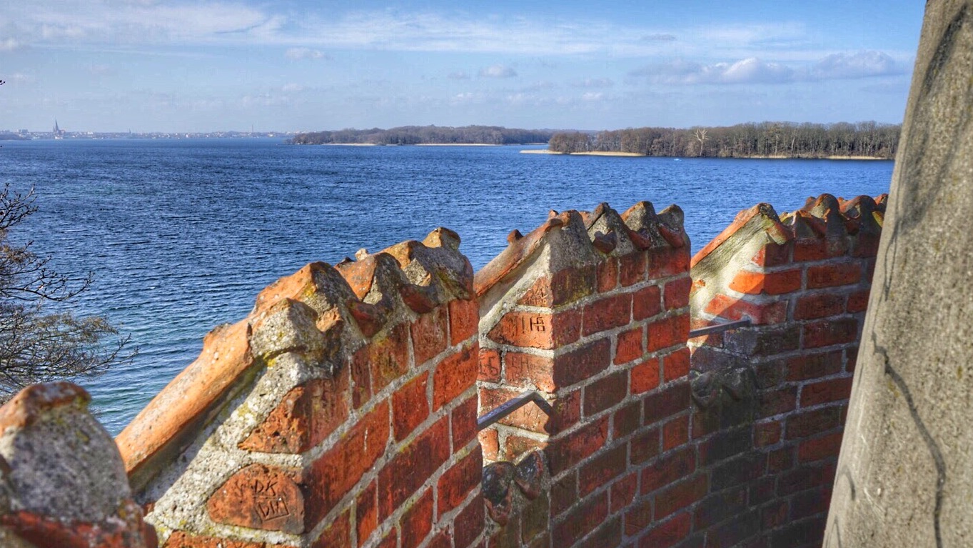 Blick von der Reppiner Burg auf den Schweriner See