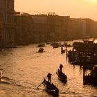 Blick von der Rialto Brücke in Venedig